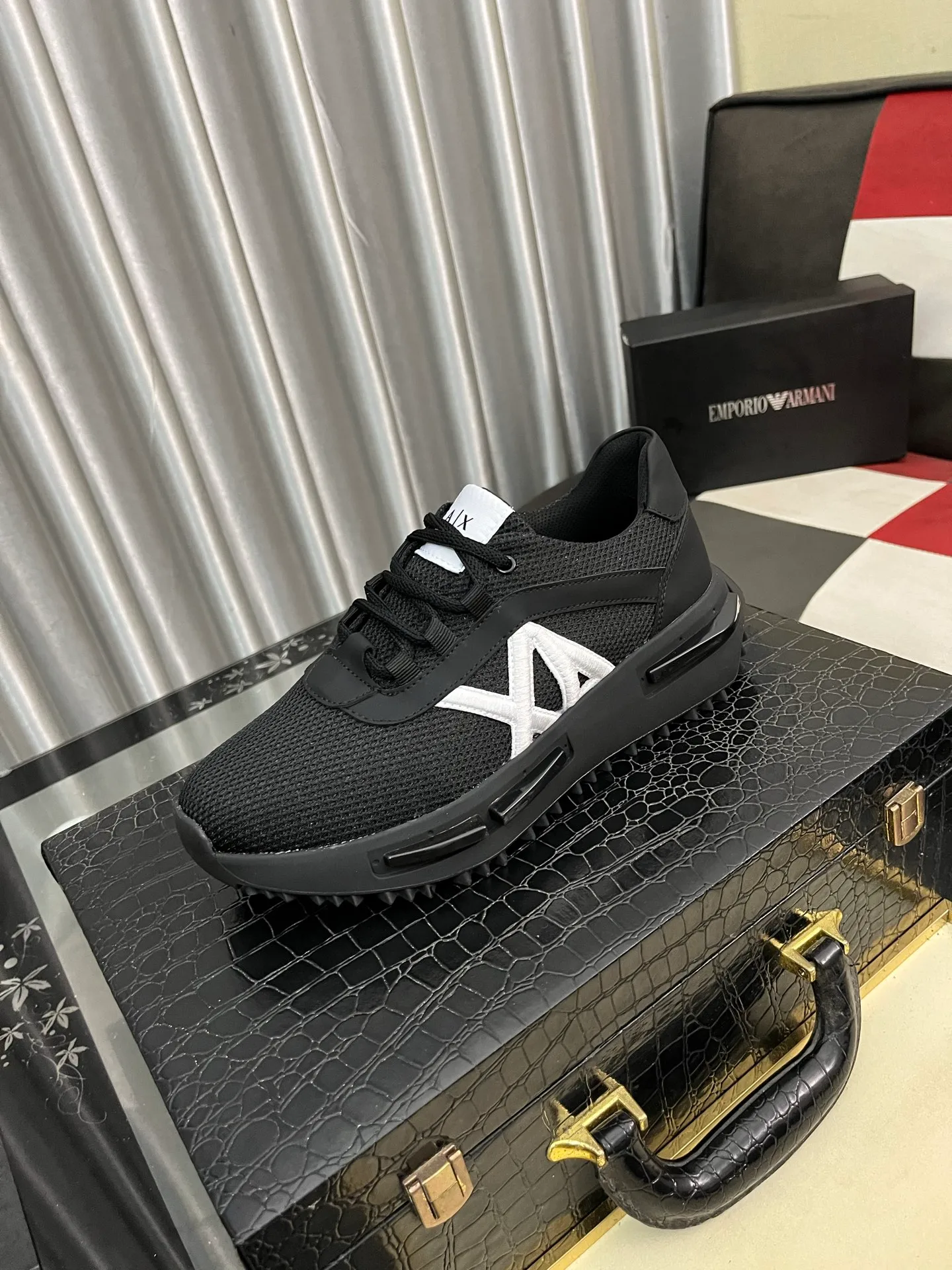Men's Men's Shoes💰458⌚️⌚️Dior unique modern style sneakers. Counter purchasing 🏃casual leather shoes😍😍 original cowhide leather imported from Italy (refuses to discolor and grind feet) soles: original soles specially provided by the original factory, super cool😍 lace up and walk with wind👍 style design ⚠️ super comfortable and wear-resistant original soles. Just like shooting the real thing 🎬The real thing is better Code number: 38-443️⃣Colors available